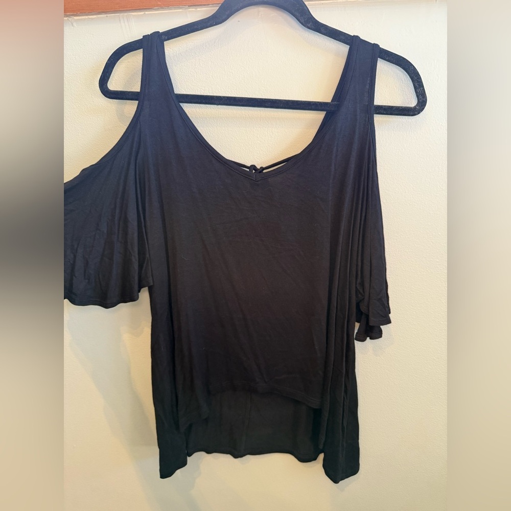 Joli black cold shoulder top